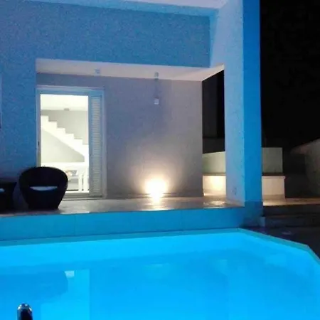 Relax And Pool Отранто